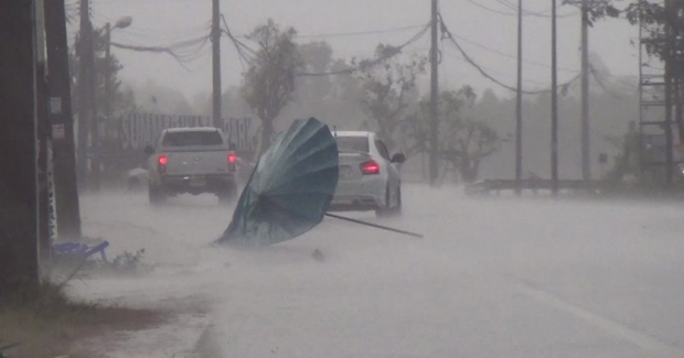 กรมอุตุฯ เตือน 60 จังหวัด ฝนถล่มหนักต่อเนื่อง!