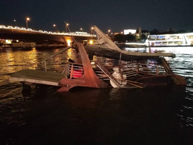 ระทึกอีก! เรือหรูล่องเจ้าพระยา ล่มกลางแม่น้ำ หวิดดับหมู่