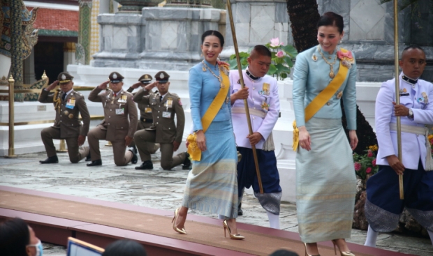 ในหลวง-พระราชินี ทรงบำเพ็ญพระราชกุศลวันเฉลิมพระชนมพรรษา สมเด็จพระพันปีหลวง