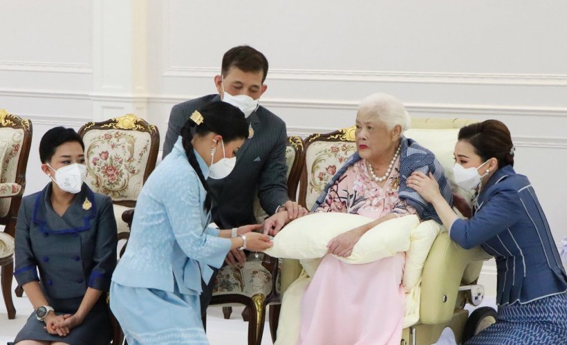 ปลื้มปีติ ในหลวง เฝ้าฯ พระพันปีหลวง วันเฉลิมพระชนมพรรษา