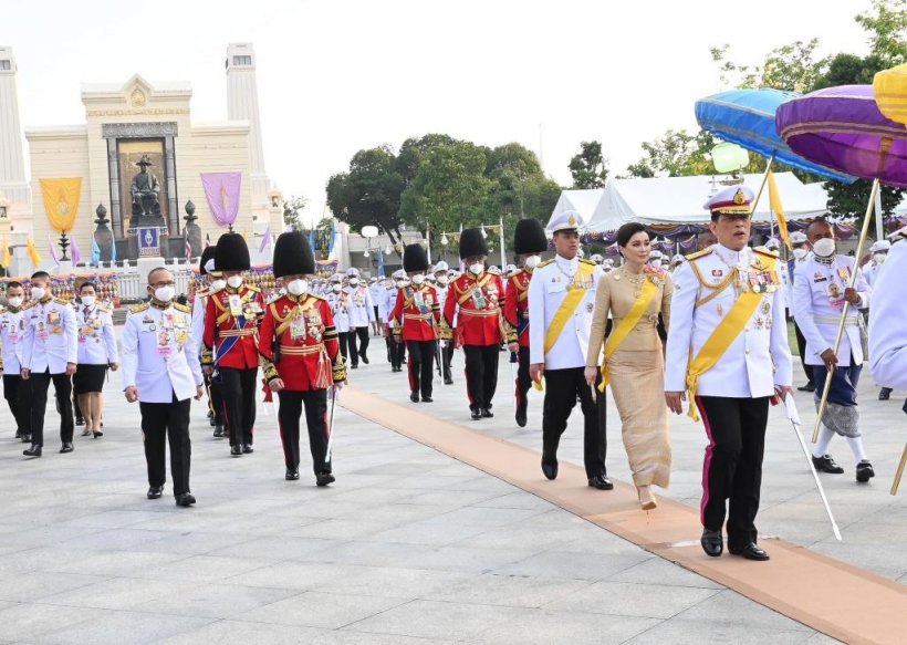   ประมวลภาพ ในหลวง-พระราชินี เสด็จฯ วันจักรี2566 พร้อมด้วยเจ้าฟ้าทีปังกรรัศมีโชติ