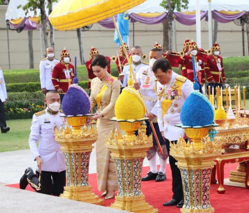   ประมวลภาพ ในหลวง-พระราชินี เสด็จฯ วันจักรี2566 พร้อมด้วยเจ้าฟ้าทีปังกรรัศมีโชติ