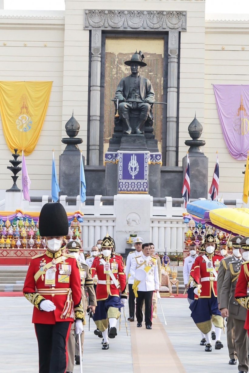   ประมวลภาพ ในหลวง-พระราชินี เสด็จฯ วันจักรี2566 พร้อมด้วยเจ้าฟ้าทีปังกรรัศมีโชติ