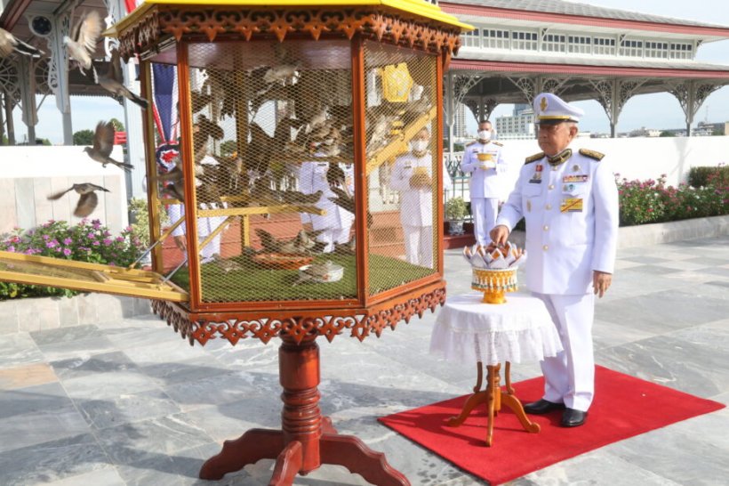 ในหลวง โปรดเกล้าฯ ประธานองคมนตรี ผู้แทนพระองค์บำเพ็ญพระราชกุศล