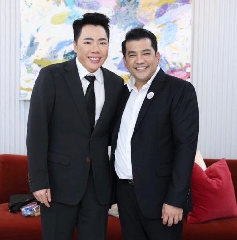 มดดำขนทัพลูกน้อง-น้องชาย สวมเสื้อเพื่อไทย พรึ่บทั้งแผง