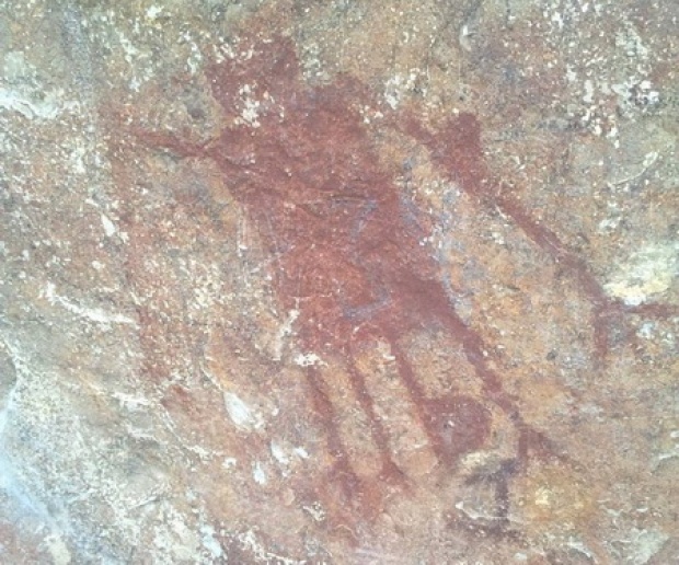 พบภาพเขียนสีโบราณอายุ2พันปี ที่อ่าวลึก จ.กระบี่ ถูกทำลาย