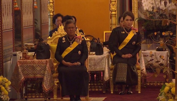 สมเด็จพระเจ้าอยู่หัว เสด็จฯ ในการพระราชกุศลพระบรมอัฐิ