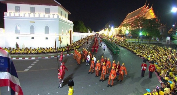 เผยหลักฐานสีชุดเขียว-แดงในริ้วขบวนเสด็จตามธรรมเนียมโบราณ