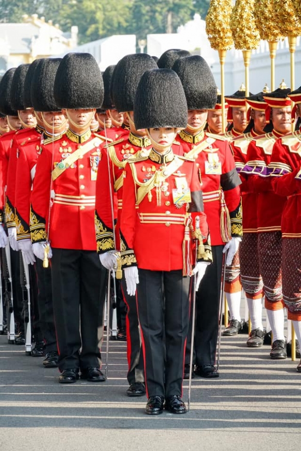 ภาพพระราชทานพระเจ้าอยู่หัว-เจ้าคุณพระสินีนาฏ