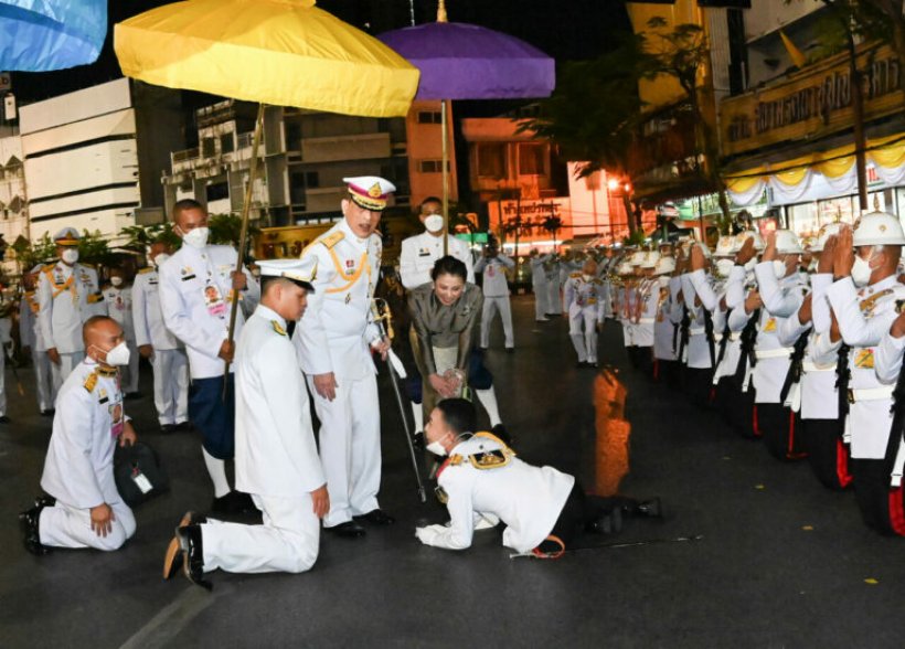 ประทับใจ เจ้าฟ้าพัชรกิติยาภาฯ ทรงกราบพระบาท ในหลวง ทรงสวมกอด เจ้าฟ้าทีปังกรฯ