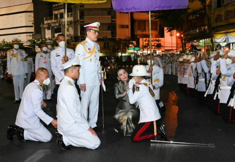 ประทับใจ เจ้าฟ้าพัชรกิติยาภาฯ ทรงกราบพระบาท ในหลวง ทรงสวมกอด เจ้าฟ้าทีปังกรฯ