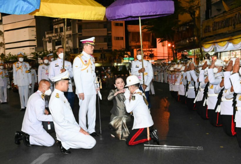 ประทับใจ เจ้าฟ้าพัชรกิติยาภาฯ ทรงกราบพระบาท ในหลวง ทรงสวมกอด เจ้าฟ้าทีปังกรฯ