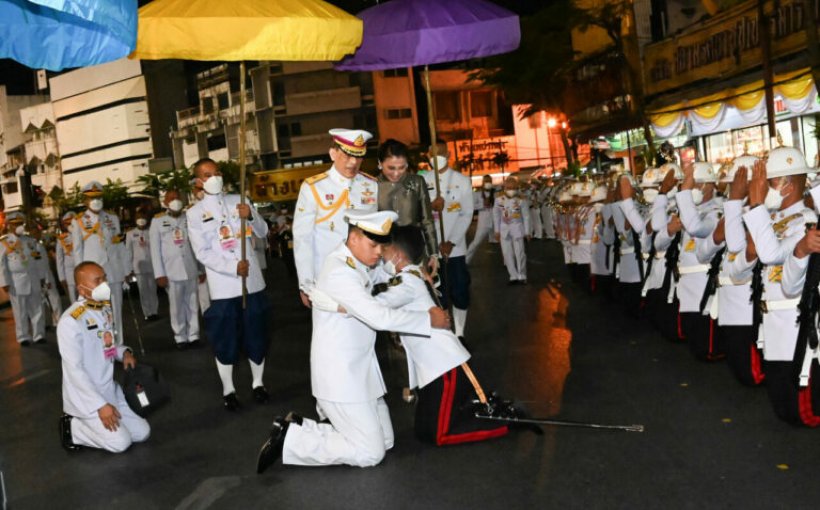 ประทับใจ เจ้าฟ้าพัชรกิติยาภาฯ ทรงกราบพระบาท ในหลวง ทรงสวมกอด เจ้าฟ้าทีปังกรฯ