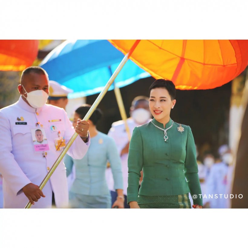  ปีติ! เจ้าฟ้า 3 พระองค์ ฉายพระรูปแย้มพระสรวลสุดอบอุ่น