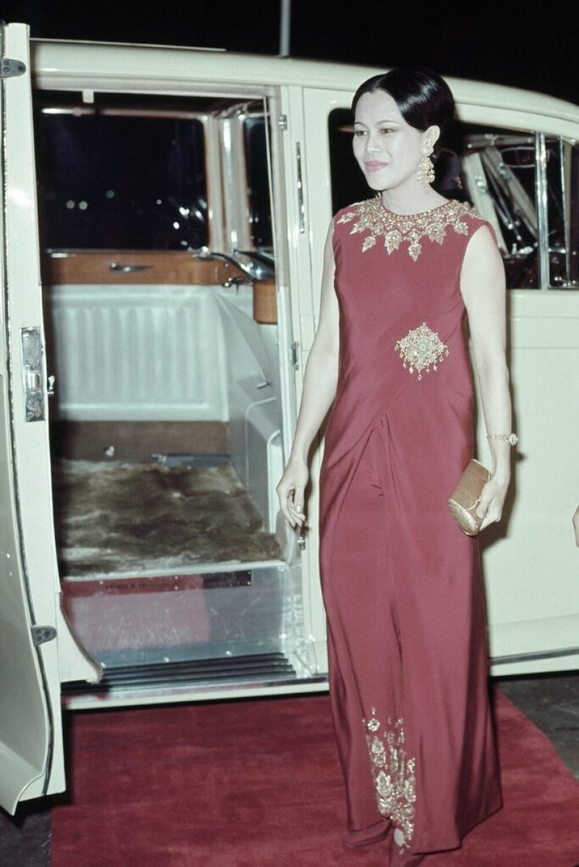 พระราชประวัติ สมเด็จพระพันปีหลวง พระราชินีคู่พระบารมี แห่งรัชกาลที่ 9