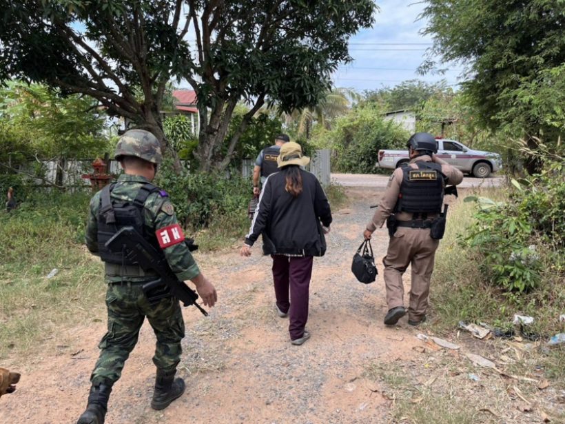 เปิดภาพนาที รวบเจ๊ลัด ส่อแววเป็นไส้ศึกให้กัมพูชา