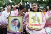 พระบรมวงศานุวงศ์เสด็จศิริราชครบทุกพระองค์ พสกนิกรเปล่งเสียง”ทรงพระเจริญ”