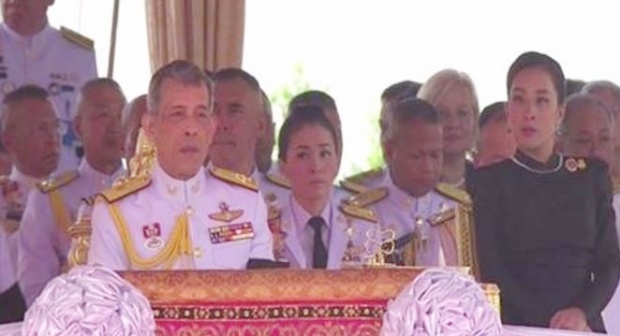 ภาพสมเด็จพระเจ้าอยู่หัวเสด็จฯพระราชพิธีพืชมงคลจรดพระนังคัลแรกนาขวัญ