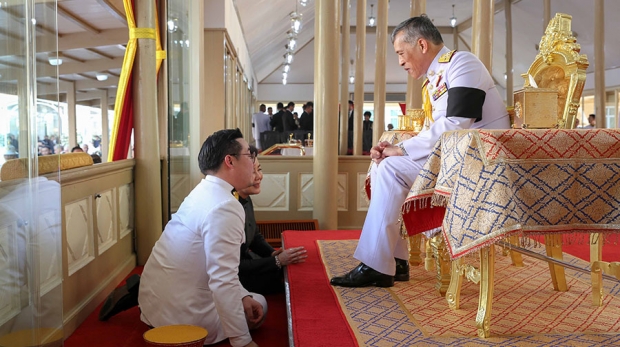 สมเด็จพระเจ้าอยู่หัว เสด็จฯ พระราชทานเพลิงศพ วิชัย ศรีวัฒนประภา