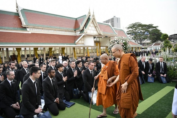 สมเด็จพระเจ้าอยู่หัว เสด็จฯ พระราชทานเพลิงศพ วิชัย ศรีวัฒนประภา