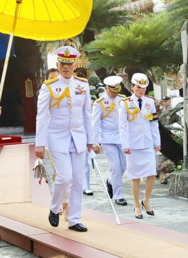 พสกนิกรไทยปีติ กับ พระฉายาลักษณ์ , พระราชประวัติ สมเด็จพระราชินีสุทิดา