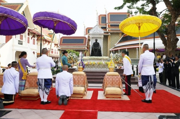 ในหลวง-พระราชินี ทรงบำเพ็ญพระราชกุศลถวายผ้าพระกฐิน วัดราชบพิธฯ