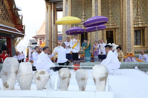 ในหลวง-พระราชินี ทรงบำเพ็ญพระราชกุศลถวายผ้าพระกฐิน วัดราชบพิธฯ