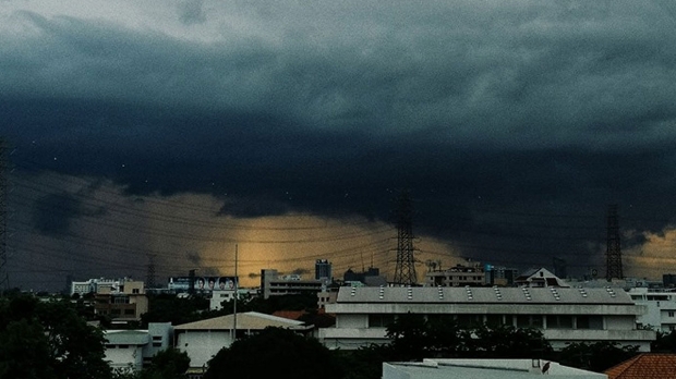  กรมอุตุฯ เตือนมรสุมมีกำลังค่อนข้างแรง ทำฝนถล่ม 52 จังหวัดรับมือ