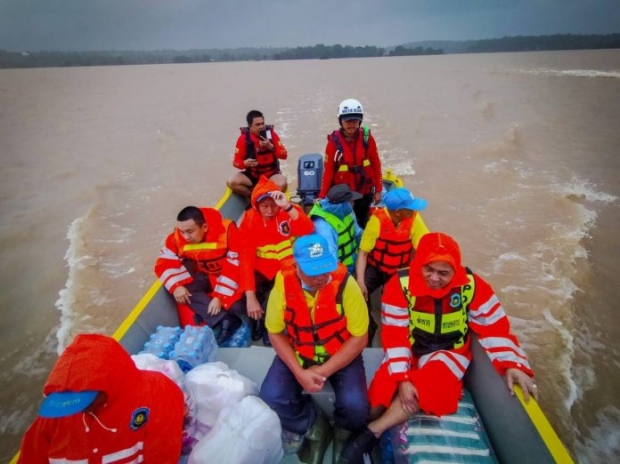 ผบ.ตร.สั่งตำรวจทุกหน่วย ลงพื้นที่ช่วยเหลือผู้ประสบน้ำท่วมโคราชในทุกมิติ