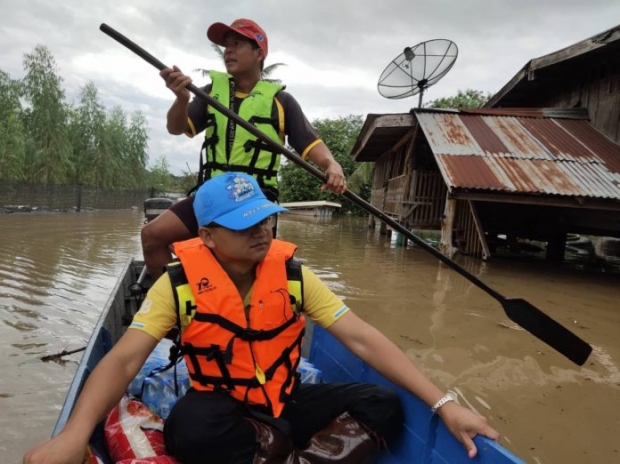 ผบ.ตร.สั่งตำรวจทุกหน่วย ลงพื้นที่ช่วยเหลือผู้ประสบน้ำท่วมโคราชในทุกมิติ