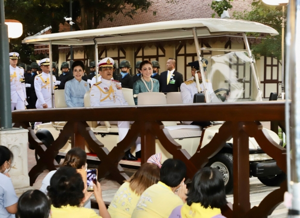 ในหลวง พระราชินี เสด็จฯเปิดวิทยาลัยพระภิกษุสามเณร เจ้าคุณพระสินีนาฏ โดยเสด็จ