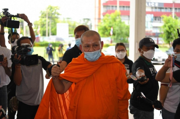 พระอานนท์ งานเข้า! วัดดังออกคำสั่งพ้นวัด หลังให้กำลังใจผกก.โจ้