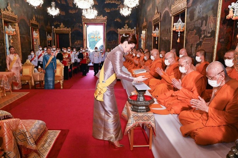 พระราชินี เสด็จฯแทนพระองค์ ถวายผ้าพระกฐิน วัดราชประดิษฐฯ