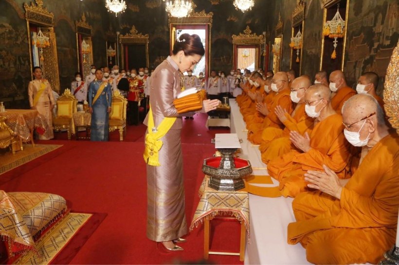 พระราชินี เสด็จฯแทนพระองค์ ถวายผ้าพระกฐิน วัดราชประดิษฐฯ