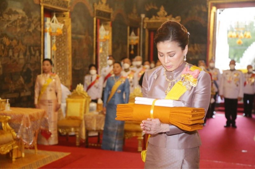 พระราชินี เสด็จฯแทนพระองค์ ถวายผ้าพระกฐิน วัดราชประดิษฐฯ