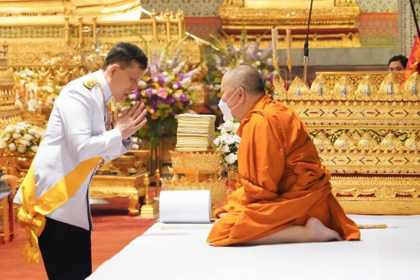 ประมวลภาพ ในหลวง-พระราชินี บำเพ็ญพระราชกุศลพิธีฉัตรมงคล