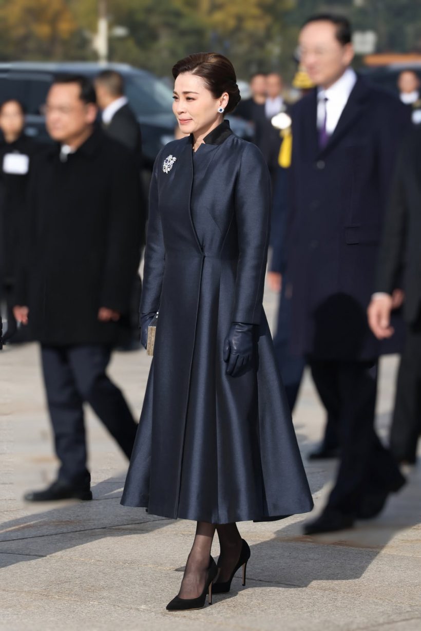 ชาวเน็ตจีนปลื้มหนัก! ยกพระราชินีไทยเป็น “ควีนในดวงใจ”