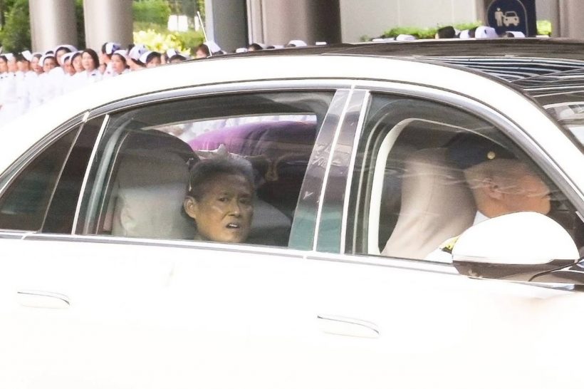 ภาพสะเทือนใจ ในหลวง-พระราชินี ทรงนำขบวนเชิญพระศพ เจ้าฟ้าพัชรกิติยาภาฯ