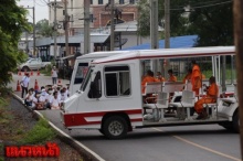 พระ-ศิษย์ธรรมกายพร้อมใจพรางหน้า ตั้งโล่มนุษย์ขวางจับธัมมชโย