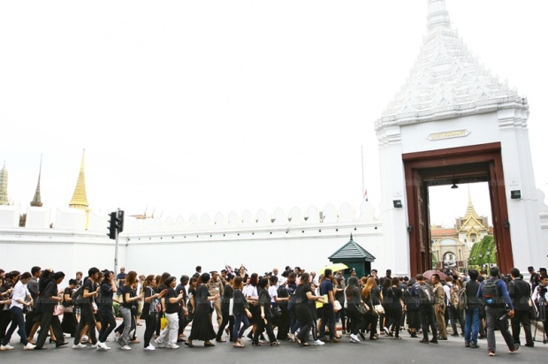 สำนักพระราชวัง แก้ปัญหาแซงคิว ปชช. กำหนดโควต้าแต่ละหน่วยงานแล้ว