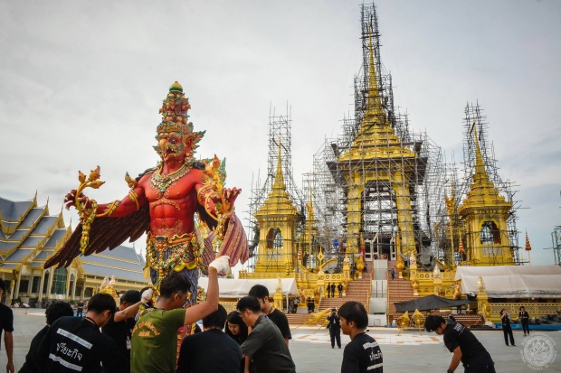 สำรวจความคืบหน้าการสร้างพระเมรุมาศฯ 