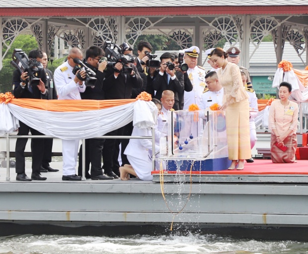 พระองค์ภาฯ ทรงปล่อยปลาบำเพ็ญพระกุศล วันคล้ายวันประสูติ