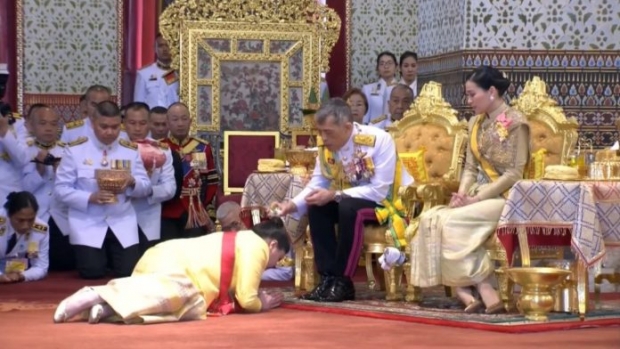 ปีติทั้งแผ่นดิน พระเจ้าอยู่หัว โปรดเกล้าฯ สถาปนา พระฐานันดรศักดิ์ พระบรมวงศ์