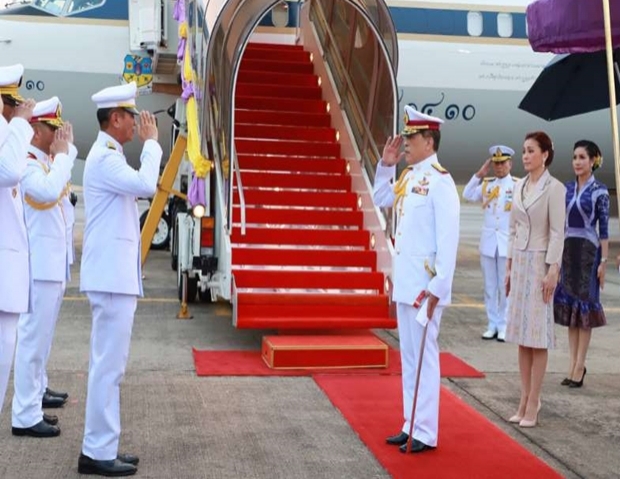 ในหลวง พระราชินี เสด็จ พิษณุโลก พร้อมเจ้าคุณพระฯ 