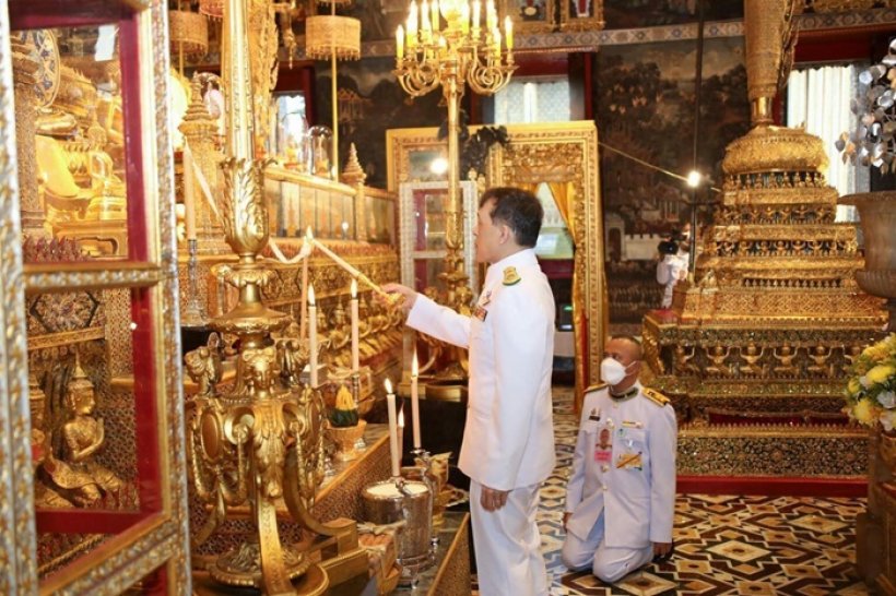 ในหลวง พระราชทานน้ำพระมหาสังข์เพชรน้อย แก่พระราชธิดา-เจ้าคุณพระ