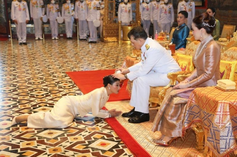 ในหลวง พระราชทานน้ำพระมหาสังข์เพชรน้อย แก่พระราชธิดา-เจ้าคุณพระ