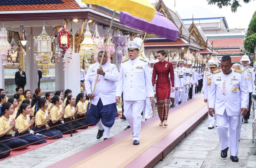 ประมวลภาพ ในหลวง-พระราชินี เสด็จฯ บำเพ็ญพระราชกุศลวิสาขบูชา