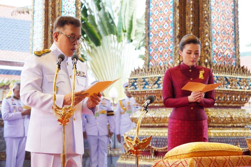 ประมวลภาพ ในหลวง-พระราชินี เสด็จฯ บำเพ็ญพระราชกุศลวิสาขบูชา
