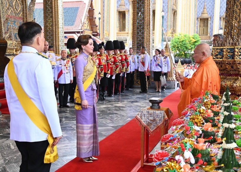 ในหลวง-พระราชินี เสด็จฯ พระราชพิธีเฉลิมพระชนมพรรษา 47 พรรษา