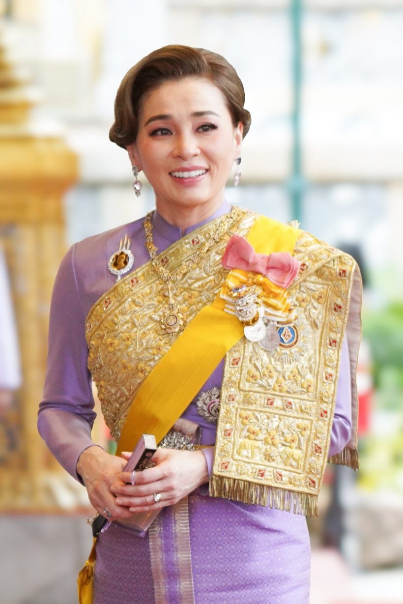 ในหลวง-พระราชินี เสด็จฯ พระราชพิธีเฉลิมพระชนมพรรษา 47 พรรษา